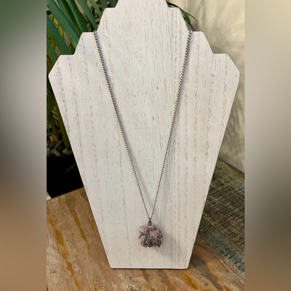 New Beautiful Amethyst Healing Crystal Stone necklace. Chain is 28 inches long